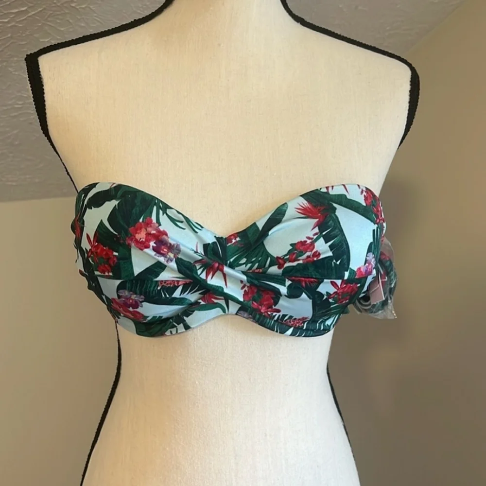 Victoria Secret Swim Top - Picture 1 of 15
